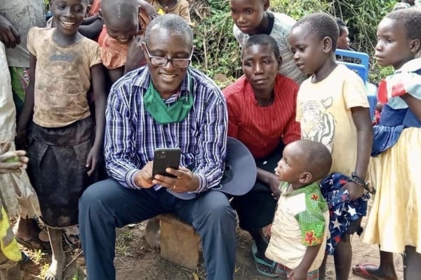 2020 Pastor Peter & Children